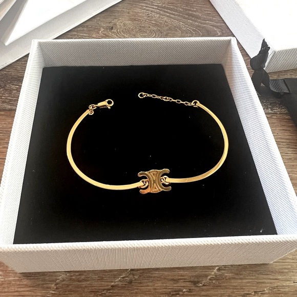 CELINE Triomphe articulated bracelet in Brass with Gold finish- PERFECT gift! - Picture 9 of 10